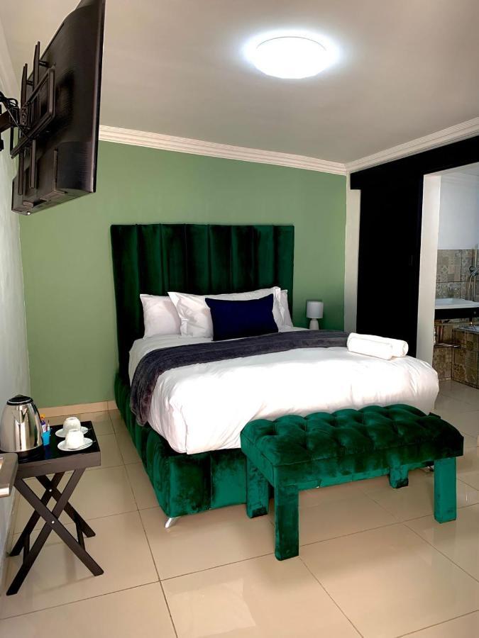 Thamani Guest House Randfontein Esterno foto